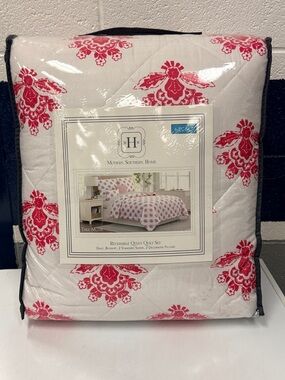 NIB Modern Southern Home White & Pink w/Tree Motif Reversible 6 Piece Quilt Set
